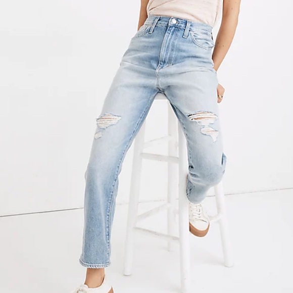 Madewell Denim - Madewell The Momjean in Gilford Wash: Ripped Edition size 27